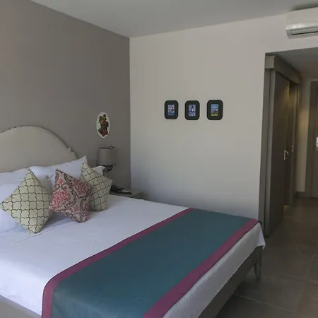 黄花酒店 2* 京多安