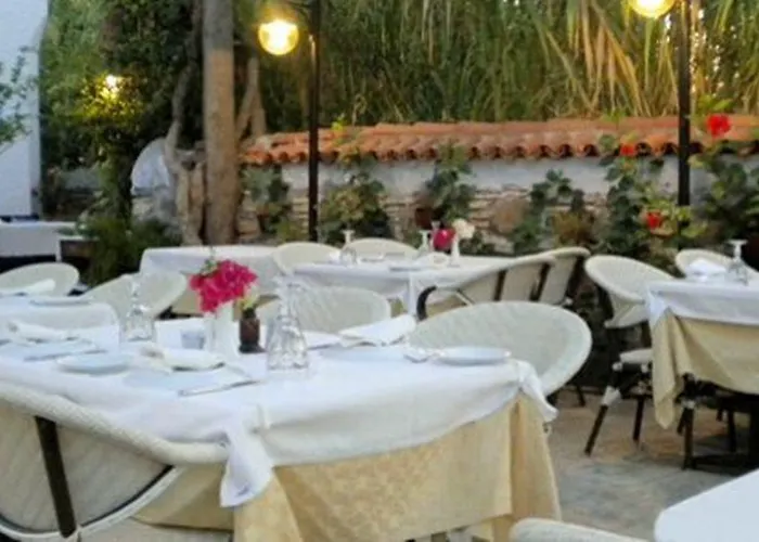 Ξενοδοχείο Rustica 2*