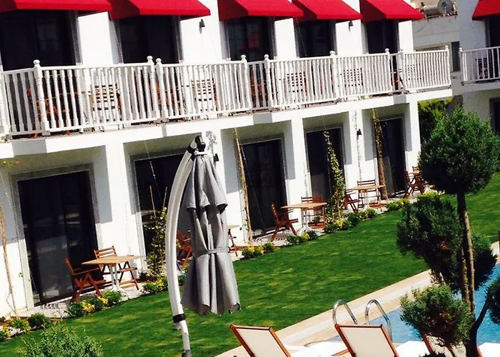 Ξενοδοχείο Rustica 2*